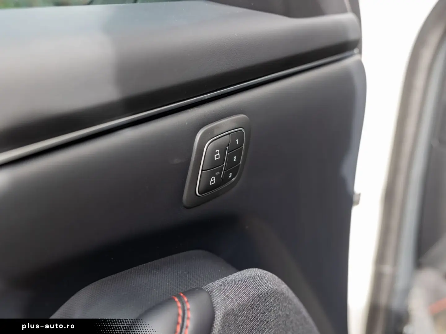 FORD Mustang Mach-E Premium AWD   PANO   360Grad   AC
