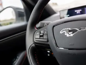 FORD Mustang Mach-E Premium AWD   PANO   360Grad   AC