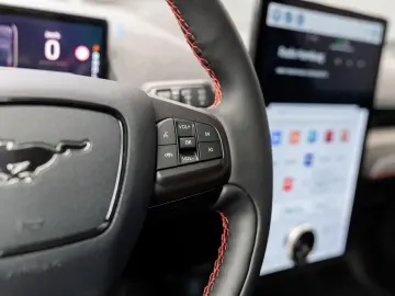 FORD Mustang Mach-E Premium AWD   PANO   360Grad   AC