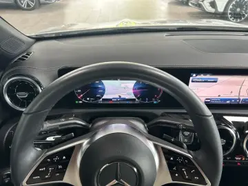 MERCEDES-BENZ CLA 180 d Coupe