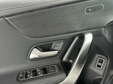MERCEDES-BENZ CLA 180 d Coupe