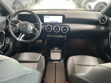 MERCEDES-BENZ CLA 180 d Coupe