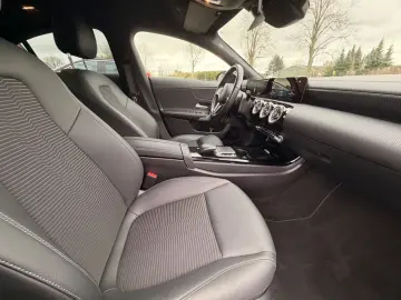 MERCEDES-BENZ CLA 200 d