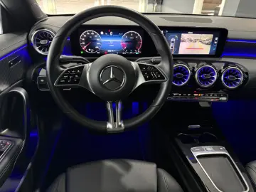 MERCEDES-BENZ CLA 180d Coupe Keyless AmbientL