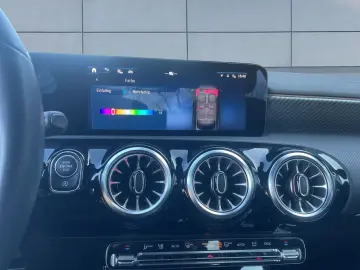 MERCEDES-BENZ CLA 180 d PROGRESSIVE ADV KEYLESS LED AMBIENTE