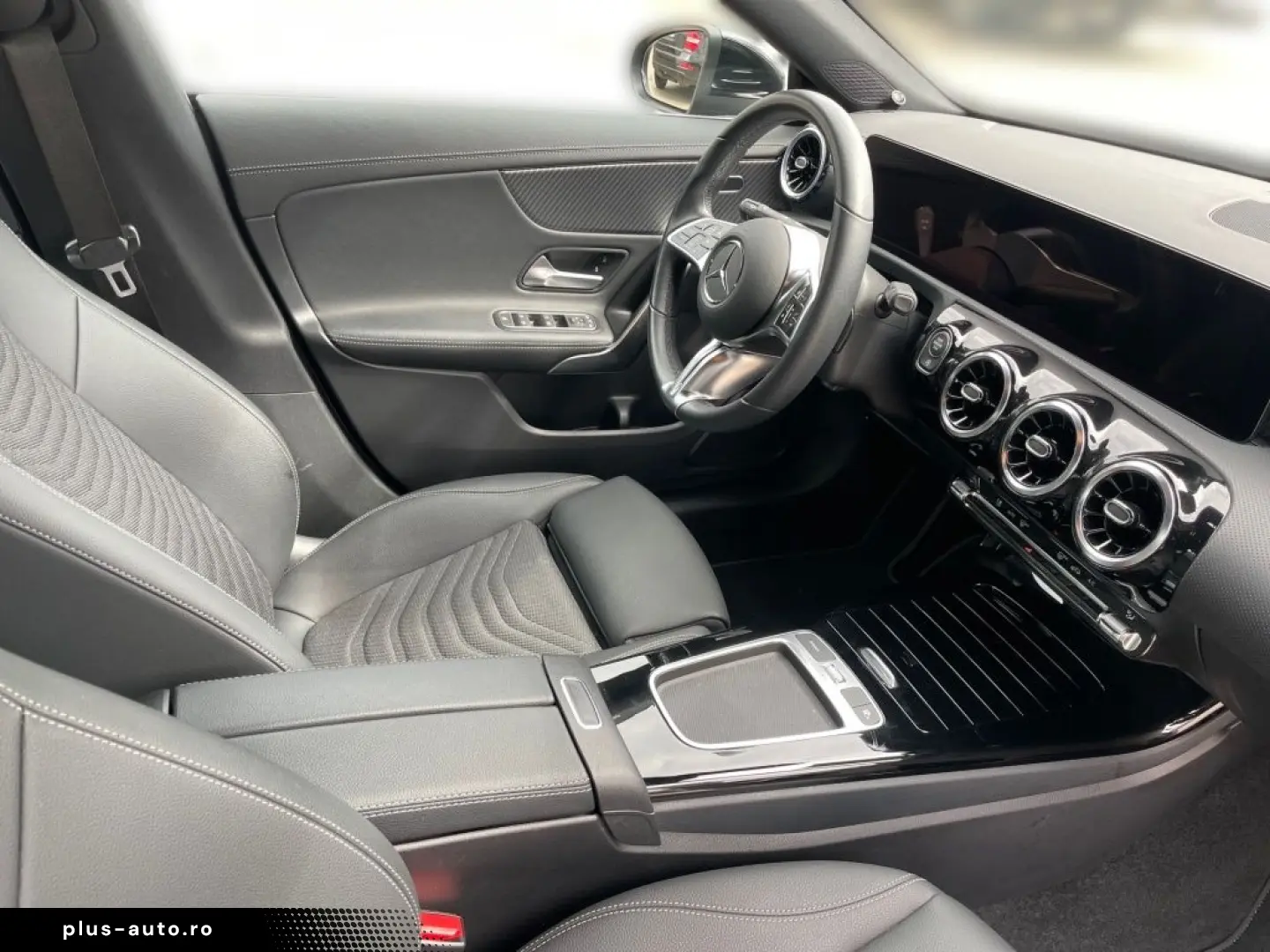 MERCEDES-BENZ CLA 200 d Coupe Mbeam 360