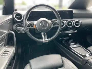 MERCEDES-BENZ CLA 200 d Coupe Mbeam 360
