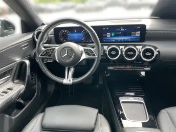 MERCEDES-BENZ CLA 200 d Coupe Mbeam 360