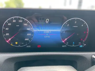 MERCEDES-BENZ CLA 200 d Coupe Mbeam 360