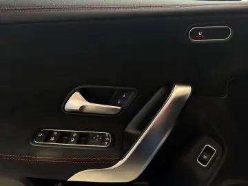 MERCEDES-BENZ CLA 200 d AMG Multibeam Alarm Keyless