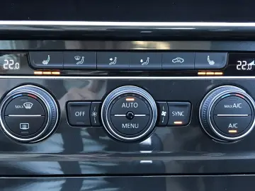 Volkswagen GOLF e-Golf - Unic proprietar
