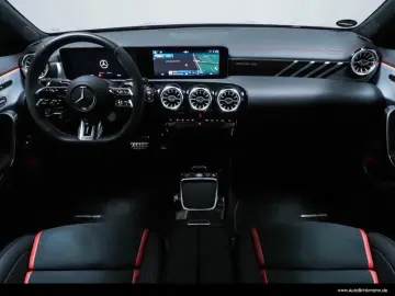 MERCEDES-BENZ CLA 35 AMG 4M Coupé Night PerfSitz Pano AHKSHZ