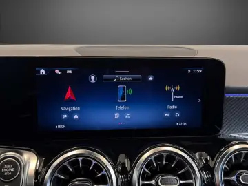 MERCEDES-BENZ GLB 200 d 4M AMG 7Seats AuxHeat Panoramic