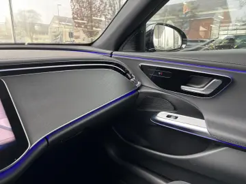 MERCEDES-BENZ E 220 d Limo AMG Line Advanced Fahrass  AHK 19