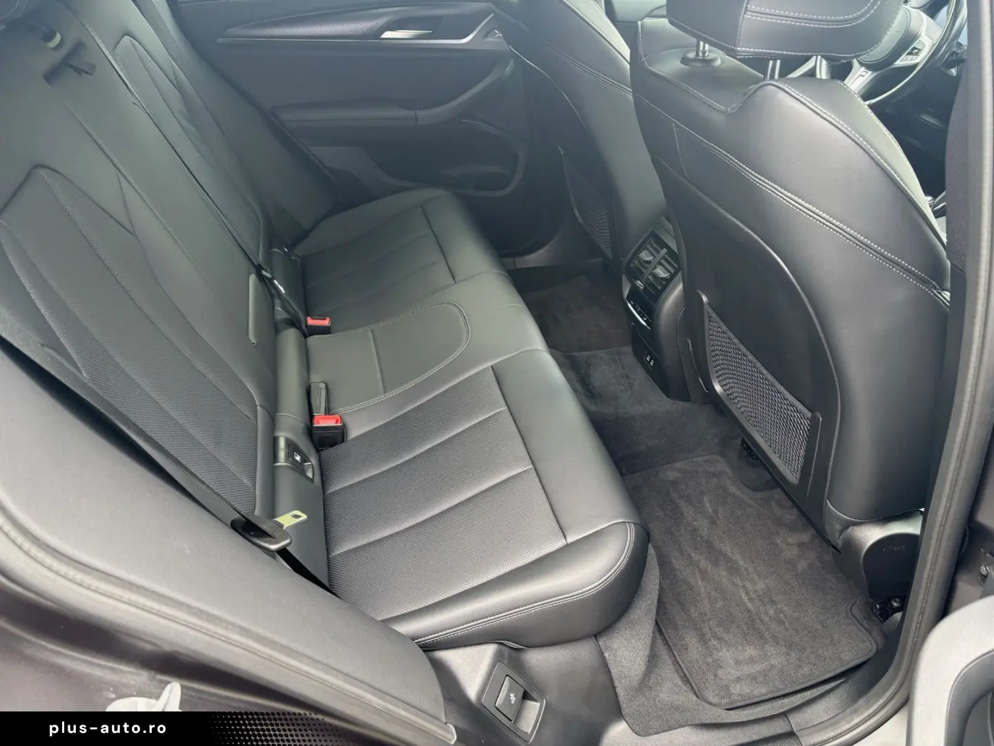 BMW X4 xDrive30i M SPORT AHK PANO LEDER 21