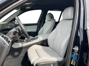 BMW X5 xDrive50e M Sport 20  AHK Pano Softclose H&K