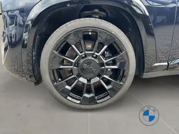 BMW XM 50e M Sport 23  AHK Massage Sitzbelüft. H&K