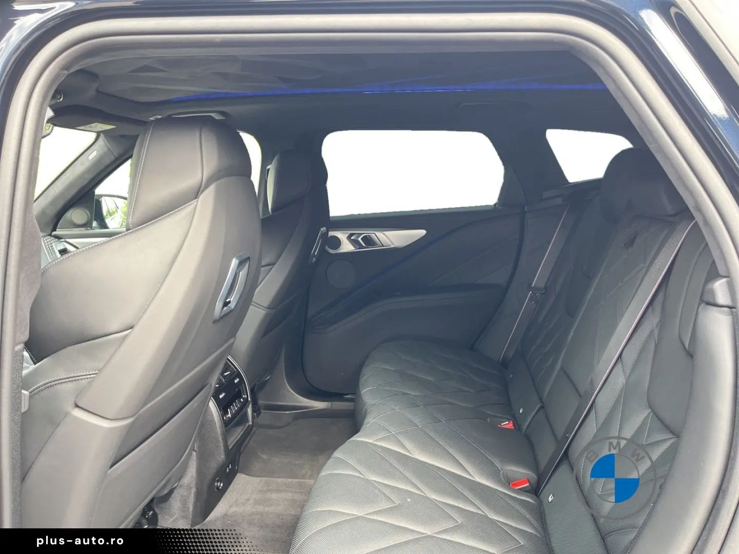 BMW XM 50e M Sport 23  AHK Massage Sitzbelüft. H&K