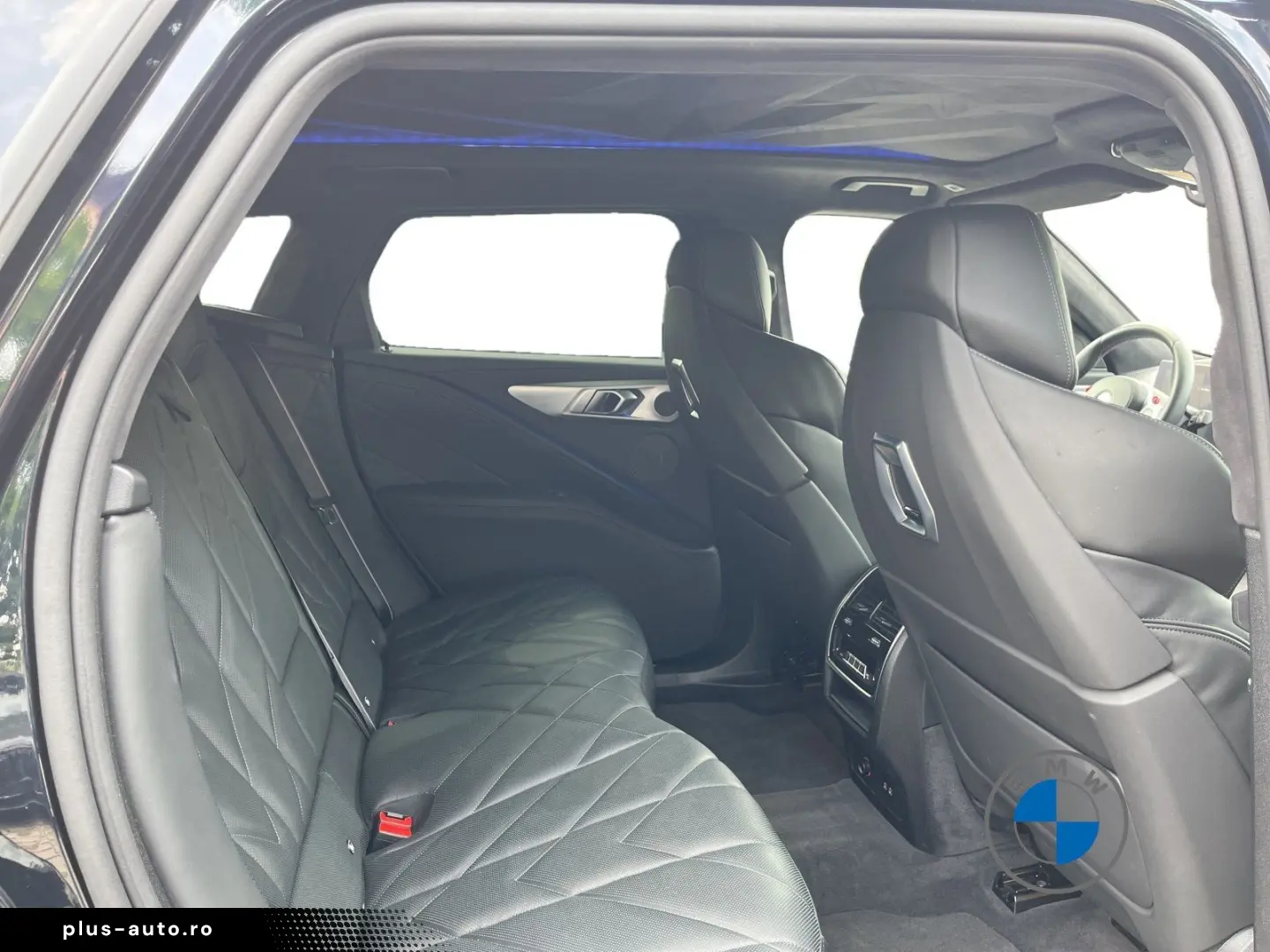 BMW XM 50e M Sport 23  AHK Massage Sitzbelüft. H&K