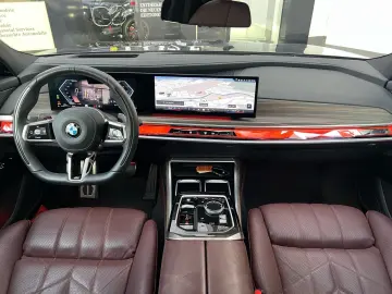 BMW 740d xDrive M Sport PA Prof SkyLounge Massag.