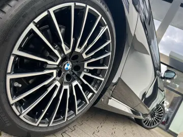 BMW 740d xDrive M Sport PA Prof SkyLounge Massag.