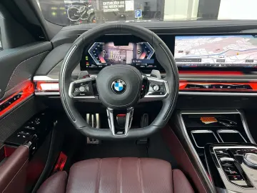 BMW 740d xDrive M Sport PA Prof SkyLounge Massag.
