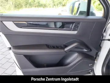 PORSCHE Cayenne E-Hybrid  Panorama  Luftfederung  Surrou