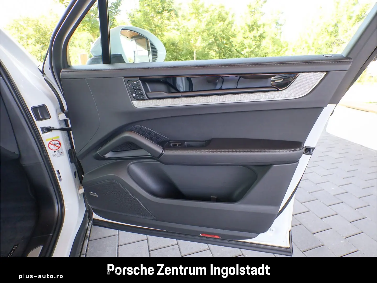 PORSCHE Cayenne E-Hybrid  Panorama  Luftfederung  Surrou