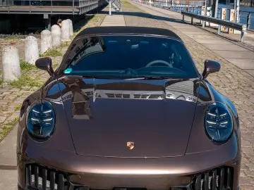PORSCHE 992 Targa 4 GTS  PTS Lackierung  Carbonpaket