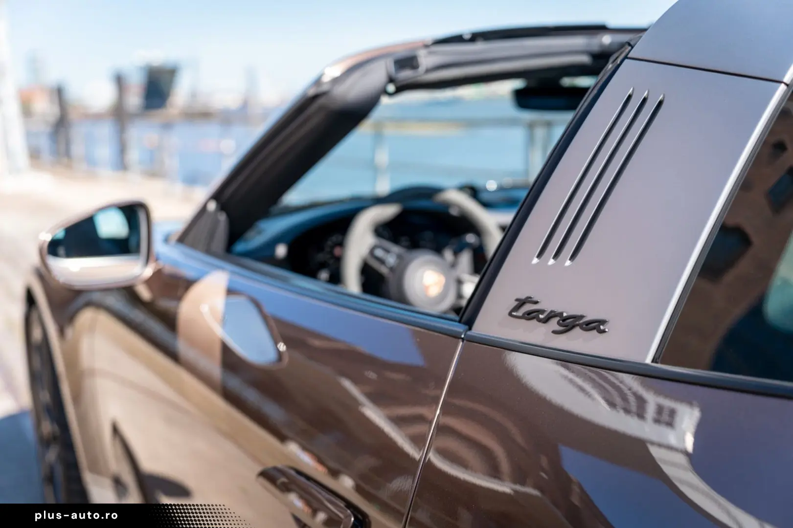 PORSCHE 992 Targa 4 GTS  PTS Lackierung  Carbonpaket