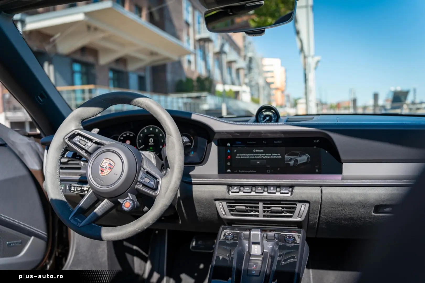 PORSCHE 992 Targa 4 GTS  PTS Lackierung  Carbonpaket