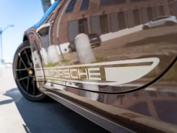 PORSCHE 992 Targa 4 GTS  PTS Lackierung  Carbonpaket