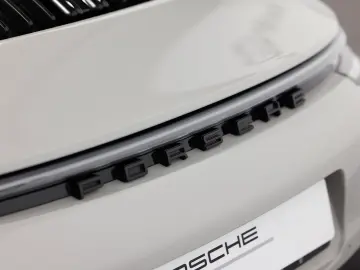 PORSCHE 992 Cabrio Carrera GTS