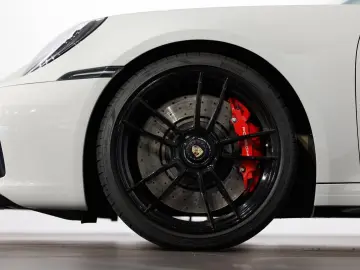 PORSCHE 992 Cabrio Carrera GTS