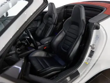 PORSCHE 992 Cabrio Carrera GTS