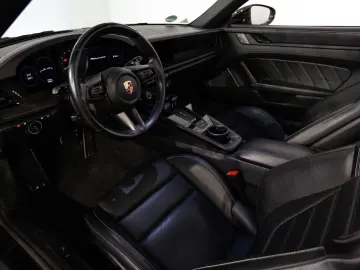 PORSCHE 992 Cabrio Carrera GTS