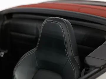 PORSCHE 992 Cabrio Carrera GTS