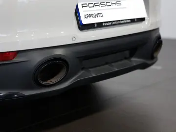 PORSCHE 992 Cabrio Carrera GTS