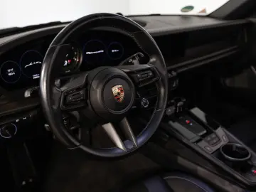 PORSCHE 992 Cabrio Carrera GTS