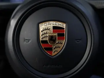 PORSCHE 992 Cabrio Carrera GTS