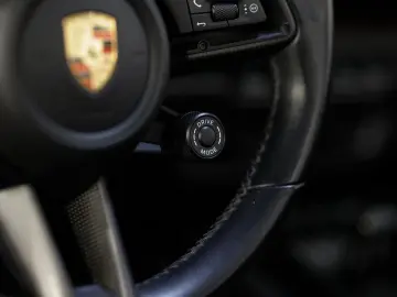 PORSCHE 992 Cabrio Carrera GTS
