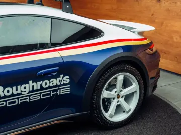 PORSCHE 992 Dakar