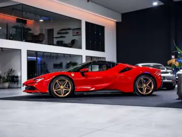 FERRARI SF90 Spider 4.0 V8 PHEV - Asseto Fiorano Pack -