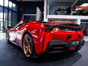 FERRARI SF90 Spider 4.0 V8 PHEV - Asseto Fiorano Pack -