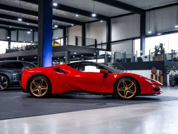 FERRARI SF90 Spider 4.0 V8 PHEV - Asseto Fiorano Pack -