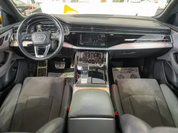 Audi Q8 55TFSI-e