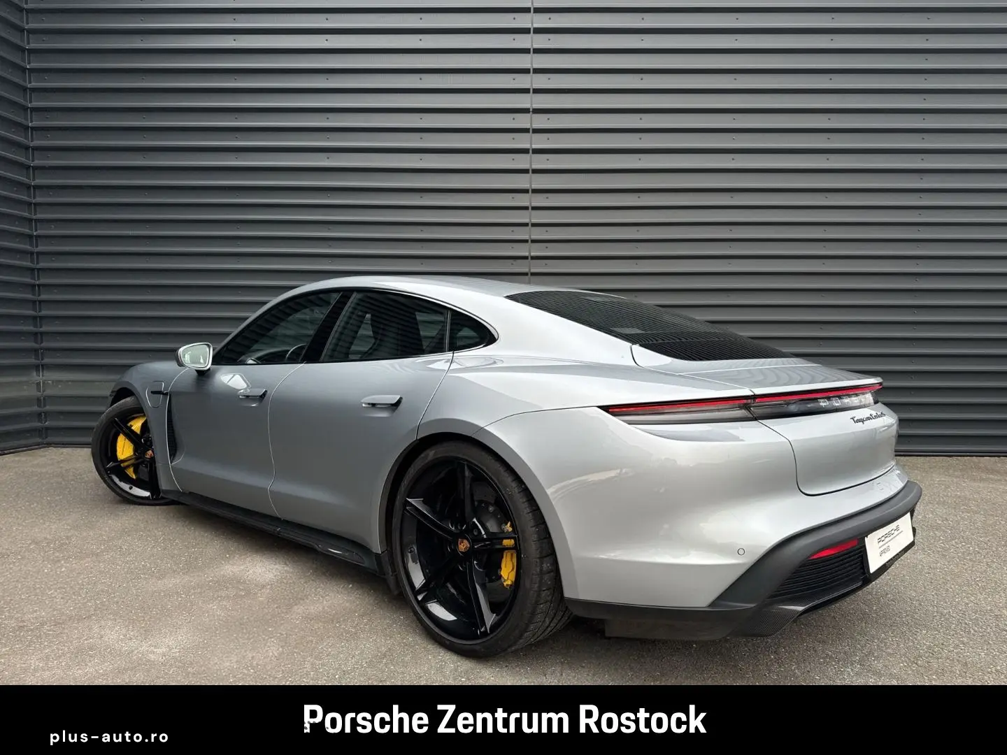 PORSCHE Taycan Turbo S Matrix 360 PassDisplay