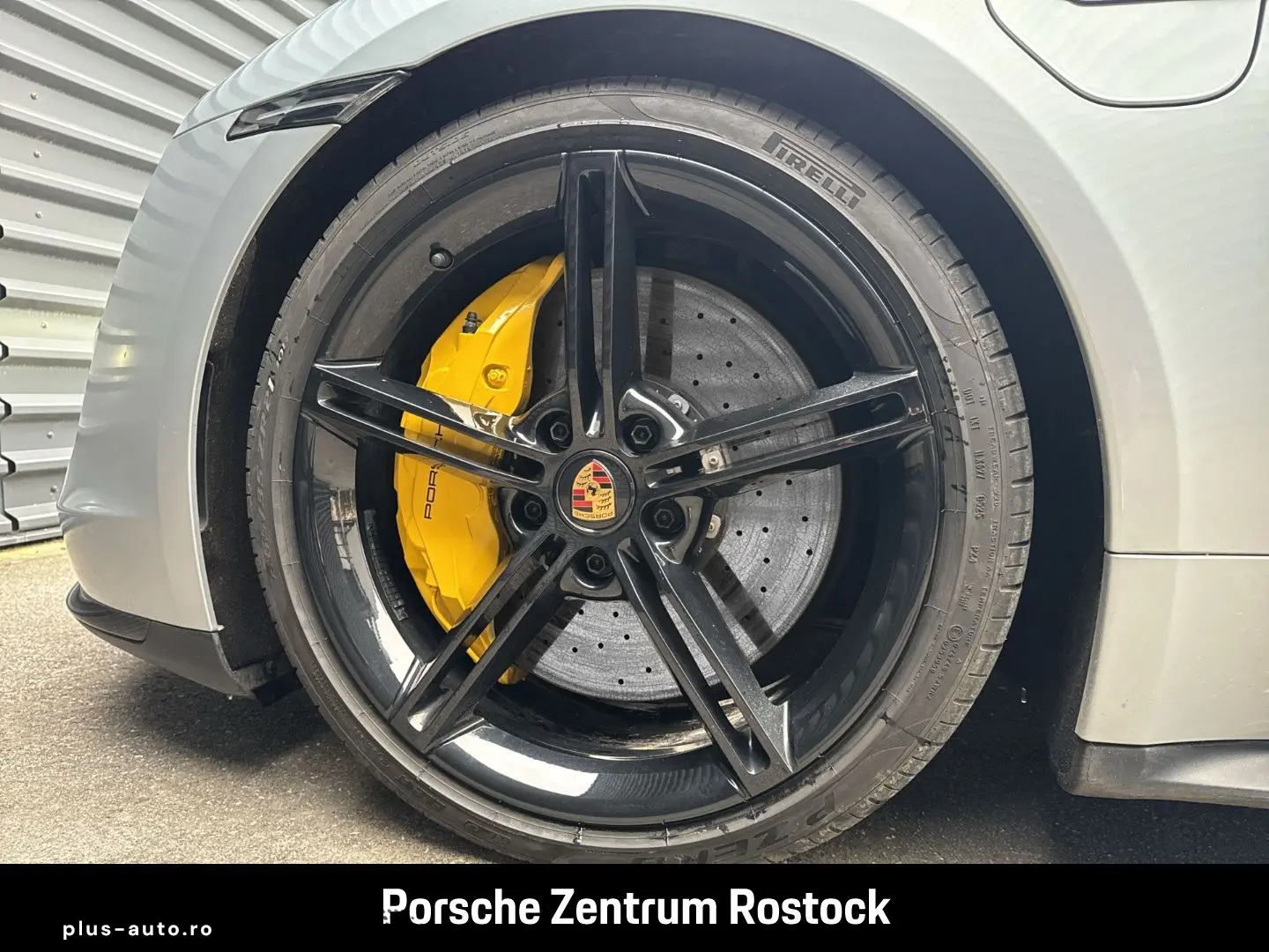 PORSCHE Taycan Turbo S Matrix 360 PassDisplay