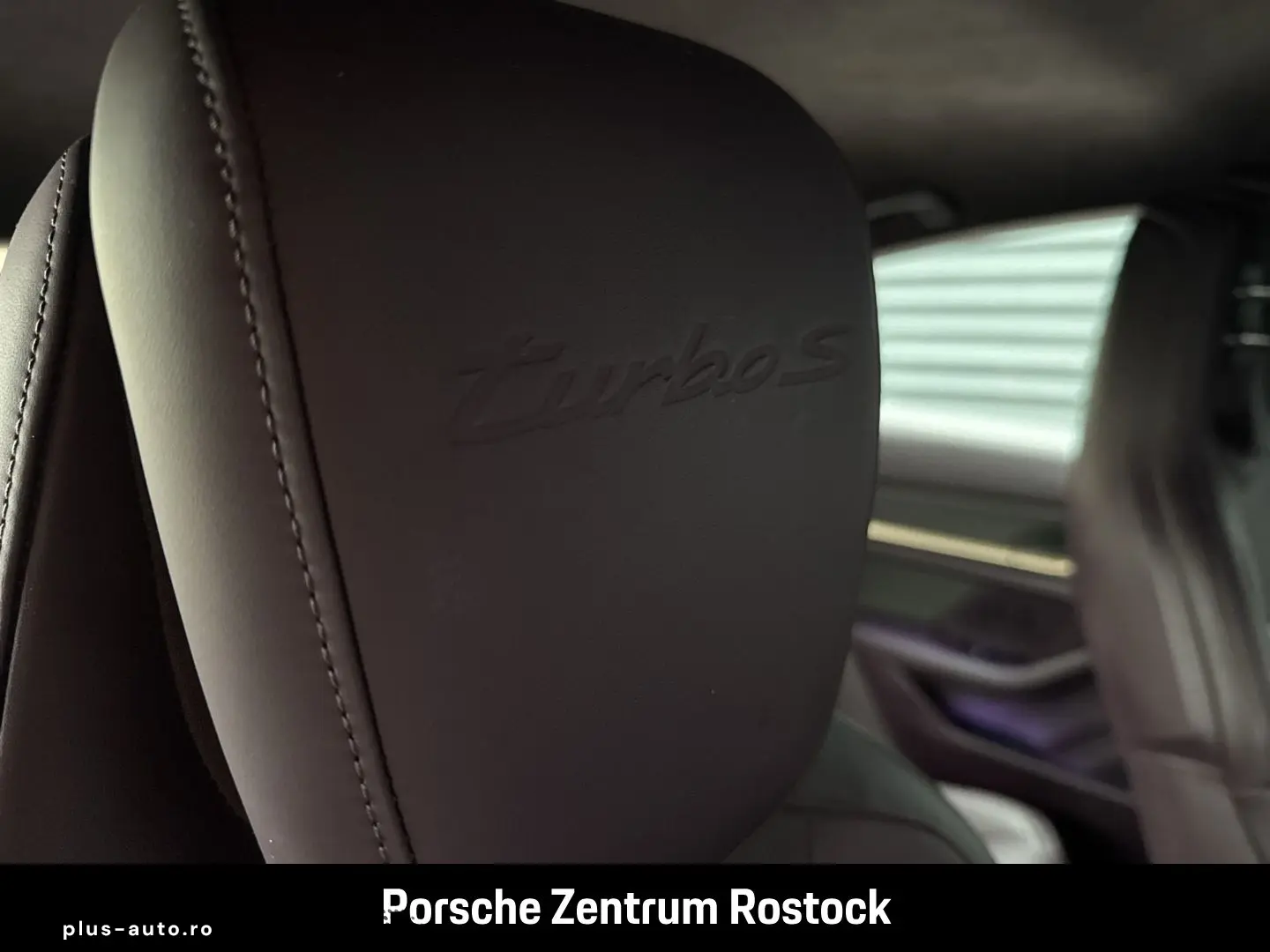 PORSCHE Taycan Turbo S Matrix 360 PassDisplay