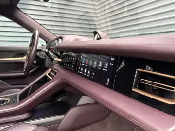 PORSCHE Taycan Turbo S Matrix 360 PassDisplay